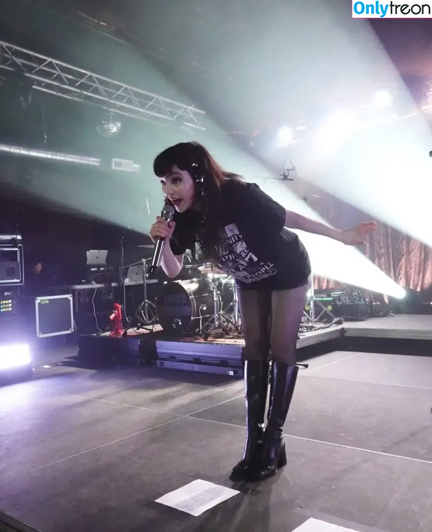 Lauren Mayberry nude photo #1235 (laurenevemayberry)