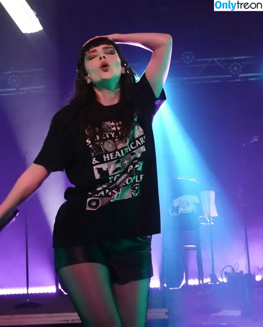 Lauren Mayberry nude photo #1236 (laurenevemayberry)