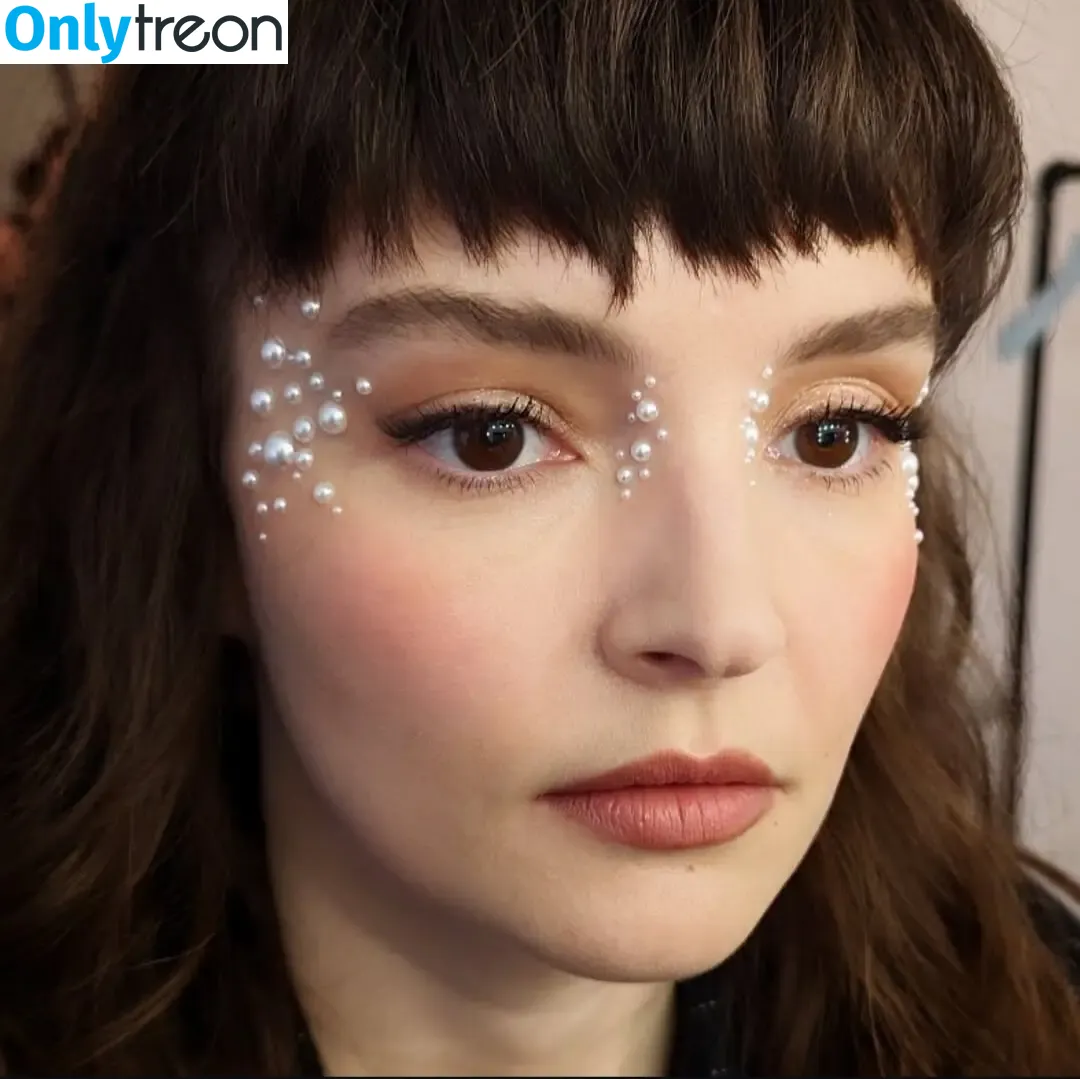 Lauren Mayberry голая photo #1242 (laurenevemayberry)