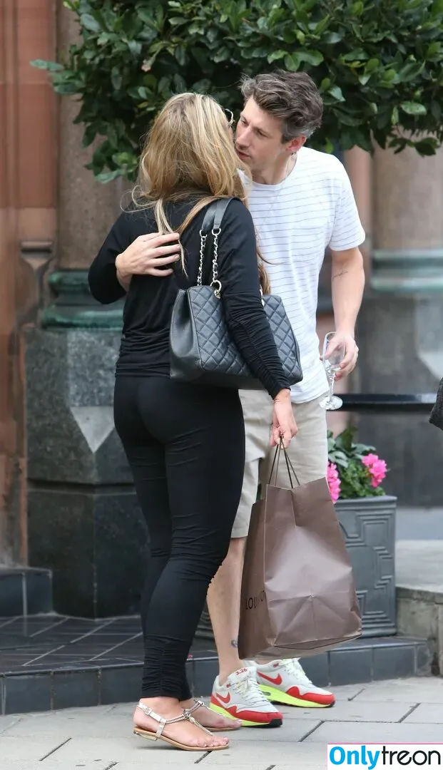 Lauren Rose Goodger nude photo #0340 (laurengoodger / laurenrgoodger / laurenrosegoodger)