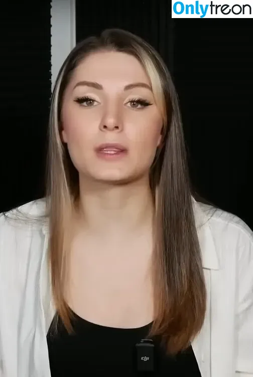 Lauren Southern голая photo #0039 (Lauren Southern)