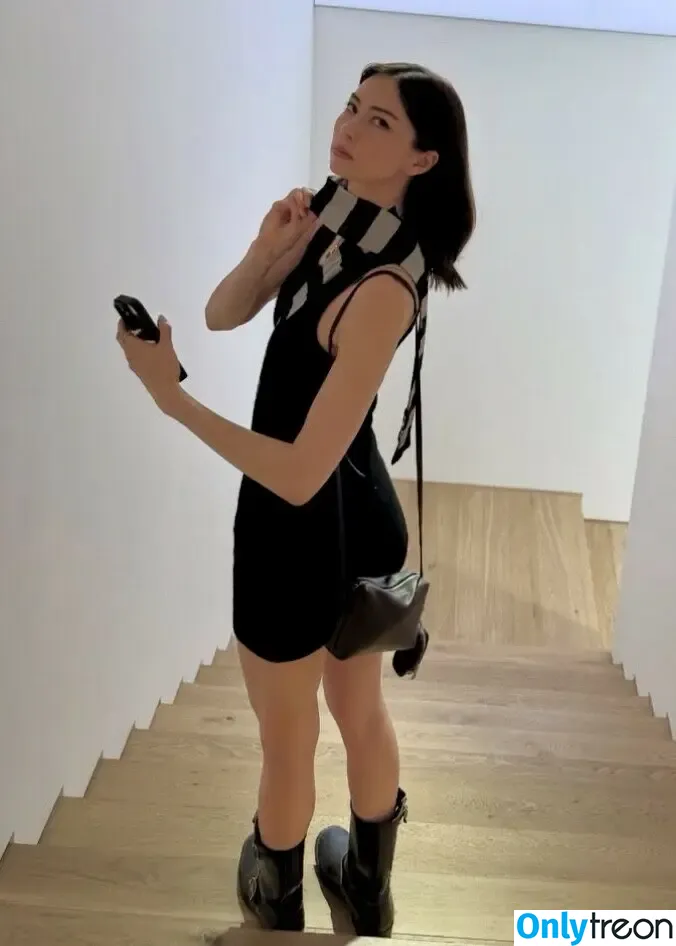 Lauren Tsai голая photo #0425 (laurentsai)