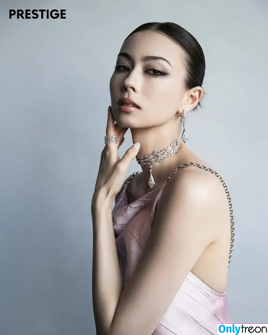 Lauren Tsai голая photo #0461 (laurentsai)
