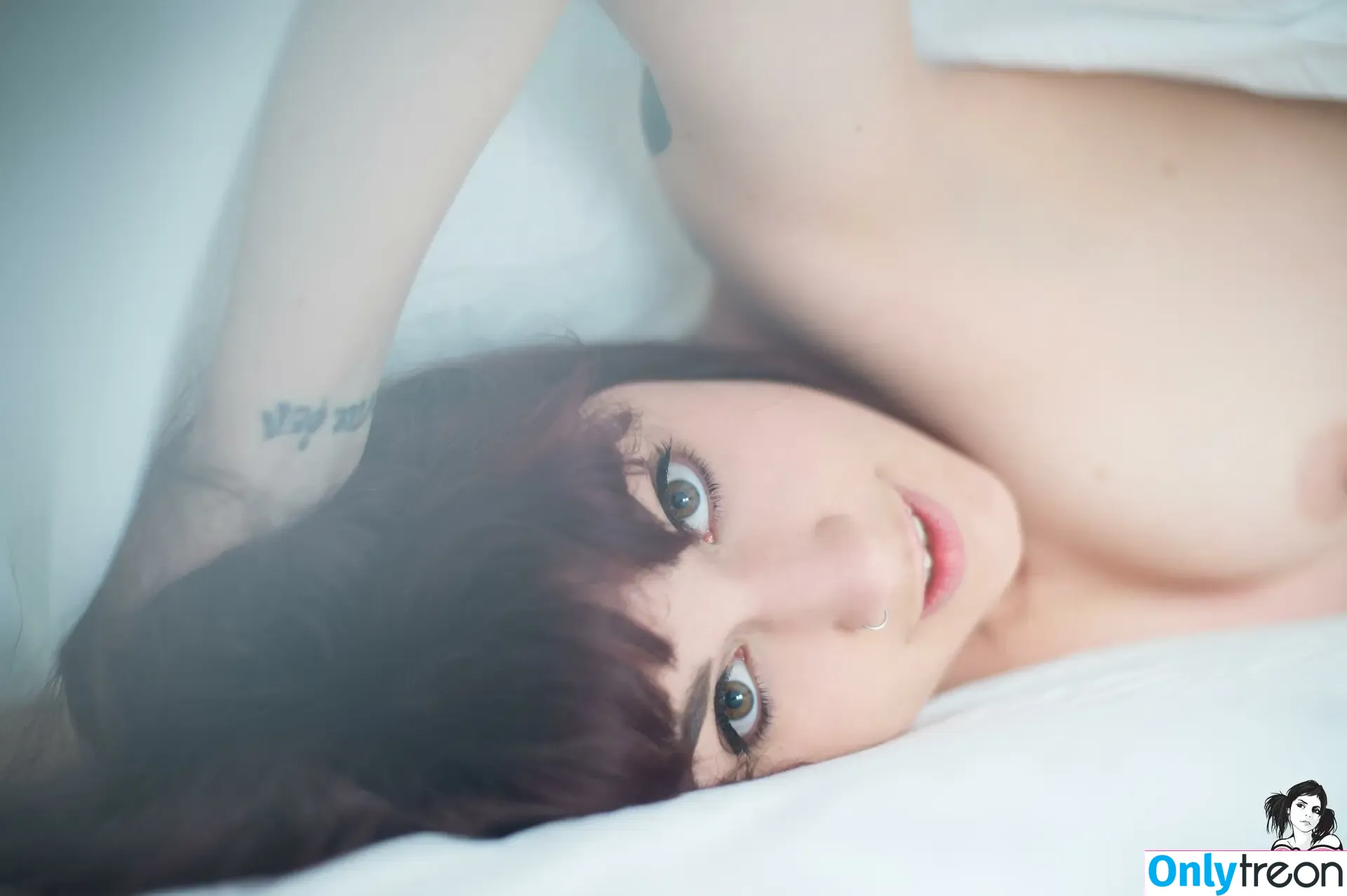 Lauretta nude photo #0421 (brokendollhatesyou / lauretta_me)