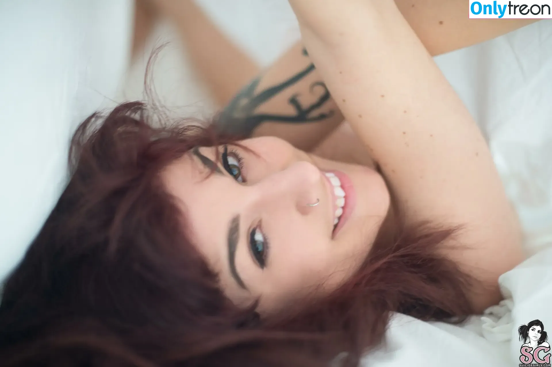 Lauretta nude photo #0424 (brokendollhatesyou / lauretta_me)