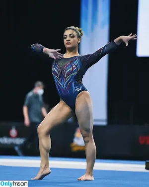 Laurie Hernandez / American gymnast / lauriehernandez фото голая #0025