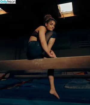 Laurie Hernandez / American gymnast / lauriehernandez фото голая #0030
