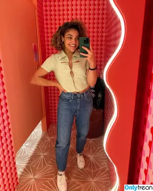Laurie Hernandez / American gymnast / lauriehernandez nude photo #0151