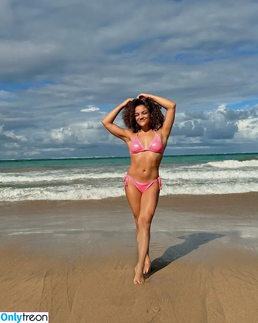 Laurie Hernandez nude photo #0020 (American gymnast / lauriehernandez)