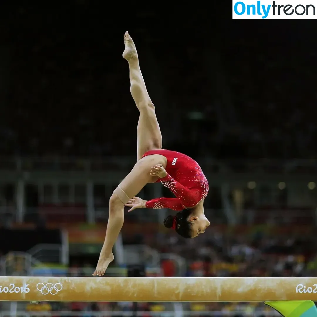 Laurie Hernandez nude photo #0022 (American gymnast / lauriehernandez)
