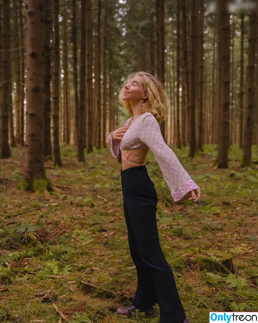 lautgedachtertagtraum nude photo #0052 (lautgedachtertagtraum)