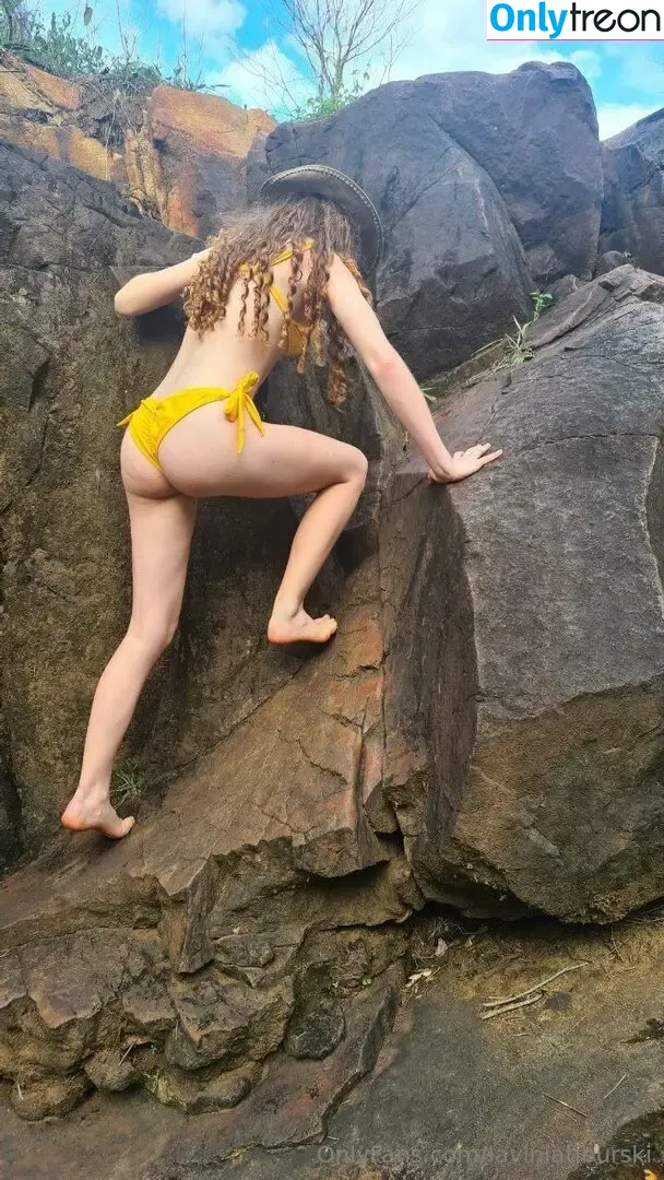 laviniatiburski nude photo #0004 (lavinia.tiburski)