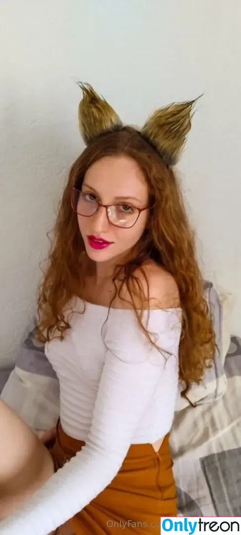 laviniatiburski nude photo #0025 (lavinia.tiburski)