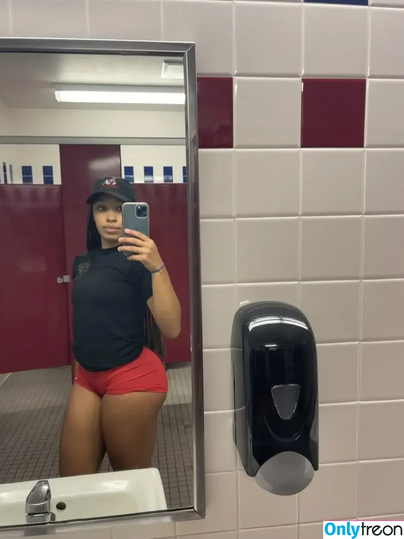 Layla Diggs nude photo #0014 (Breanna Covington / layladiggswwe)