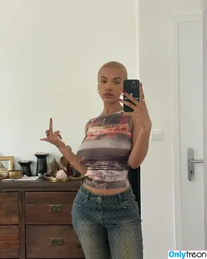 Layla (Laila Darboe) / laylaboe nude photo #0018