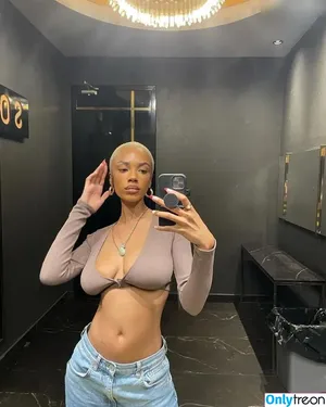 Layla (Laila Darboe) / laylaboe nude photo #0036