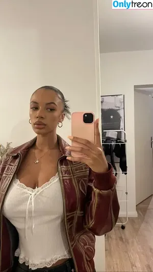 Layla (Laila Darboe) / laylaboe nude photo #0057