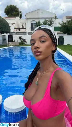Layla (Laila Darboe) / laylaboe nude photo #0060