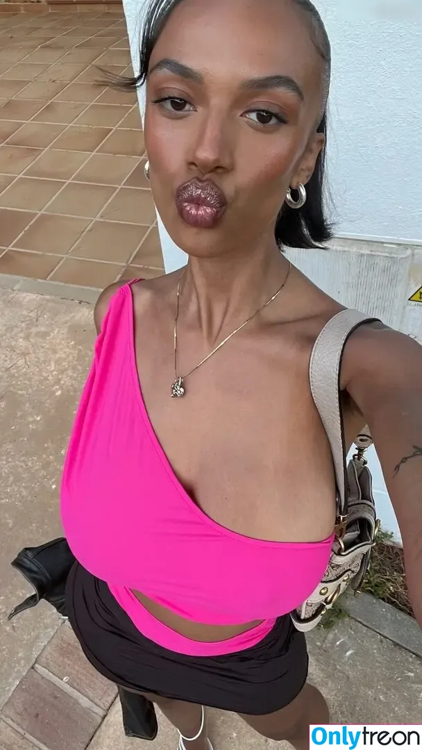 Layla (Laila Darboe) nude photo #0080 (laylaboe)
