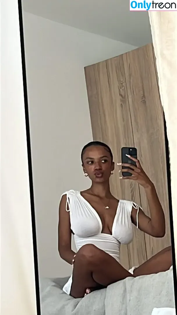 Layla (Laila Darboe) nude photo #0082 (laylaboe)
