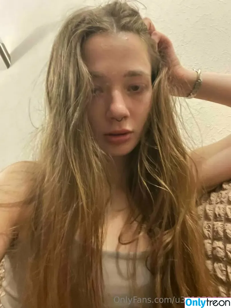 layla_role nude photo #0028 (comon_22)