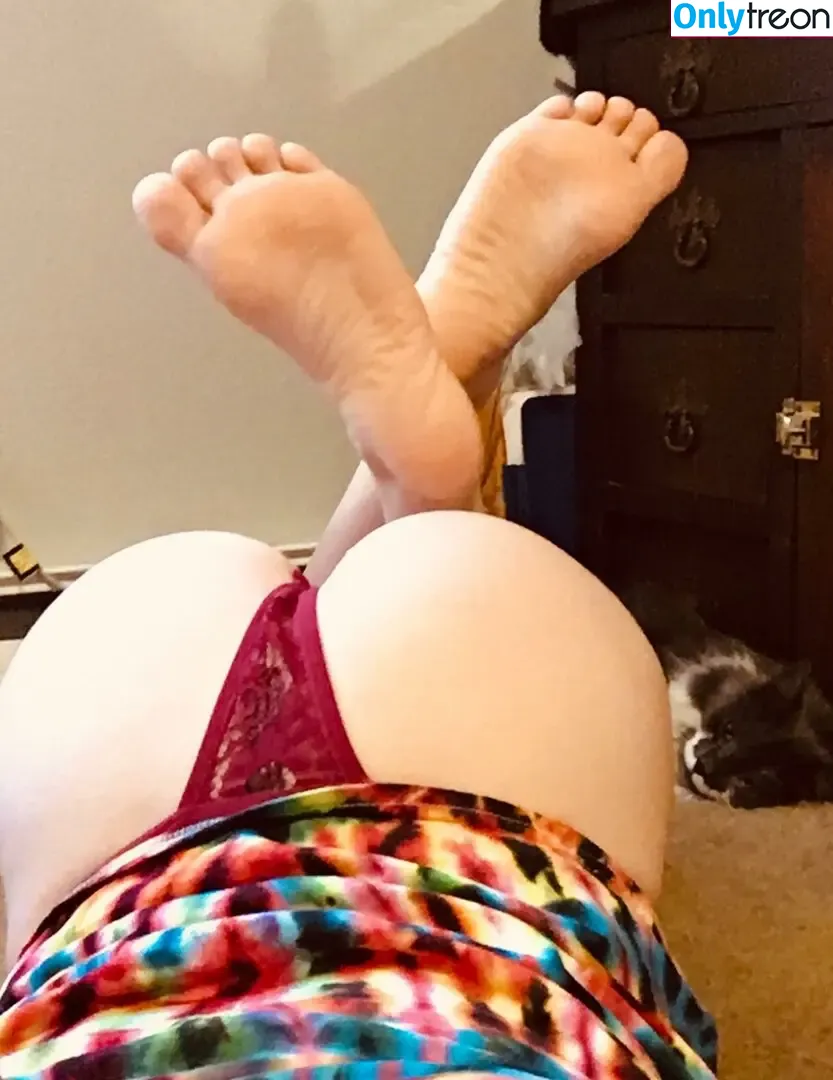 Layla Sky nude photo #0001 (Layla Jensis / MissLaylaSky23 / layla_sky23 / laylasky / misstinytoes23)