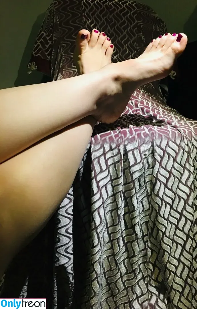 Layla Sky голая photo #0012 (Layla Jensis / MissLaylaSky23 / layla_sky23 / laylasky / misstinytoes23)