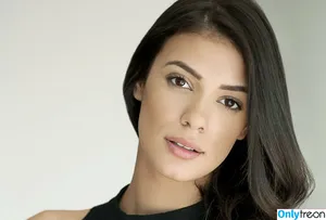 Laysla De Oliveira / laysladeo nude photo #0001