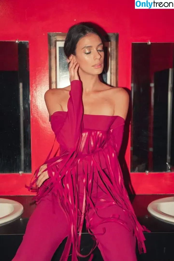 Laysla De Oliveira голая photo #0003 (laysladeo)