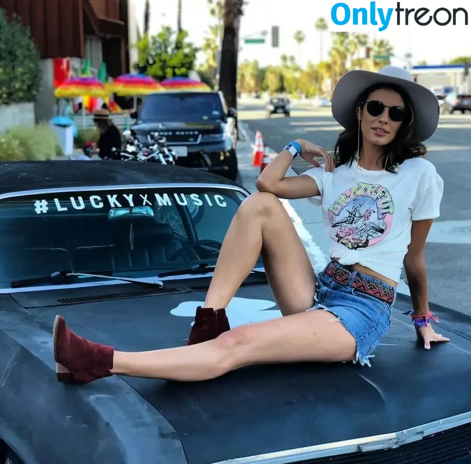 Laysla De Oliveira nude photo #0004 (laysladeo)
