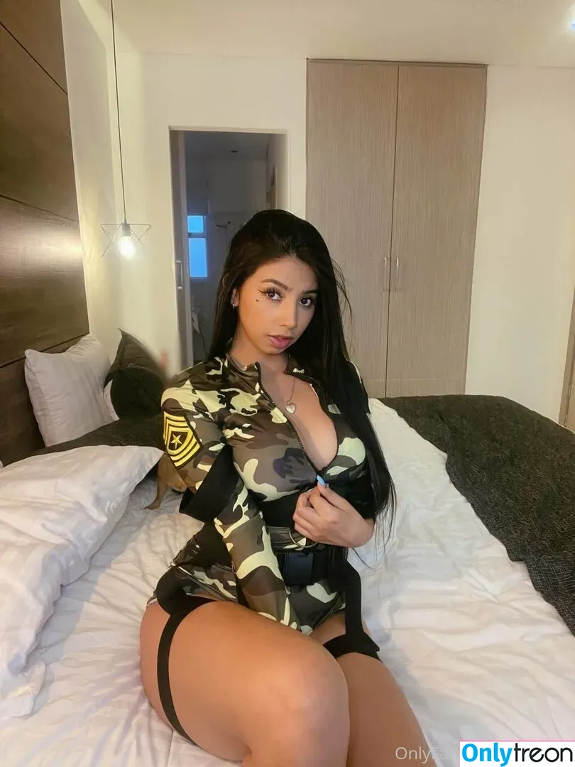 lbady97 nude photo #0018 (lbady97)