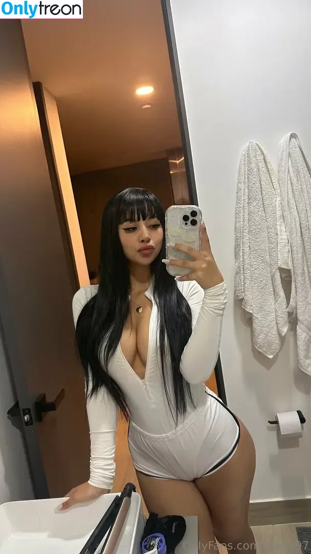 lbady97 nude photo #0207 (lbady97)