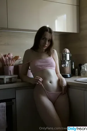 lbelanel / Laura / smallxlaura nude photo #0019
