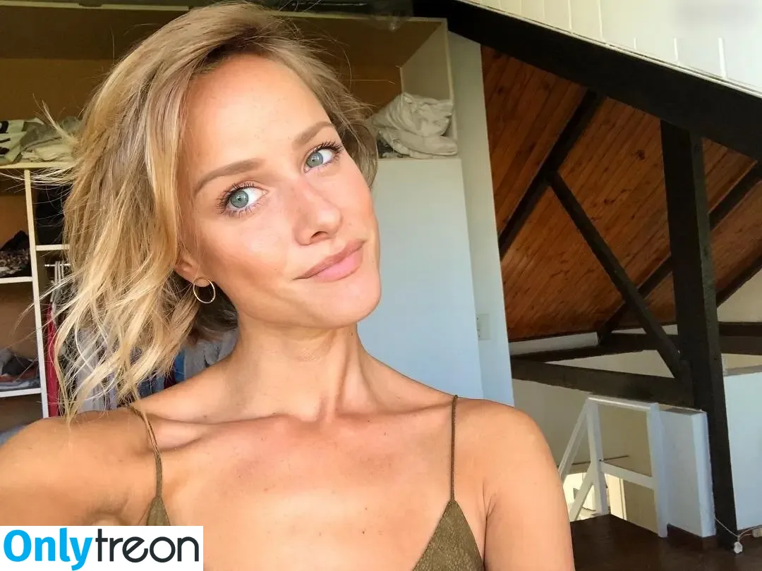 Lea Louisa Wolfram nude photo #0132 (lea.louisa.wolfram)