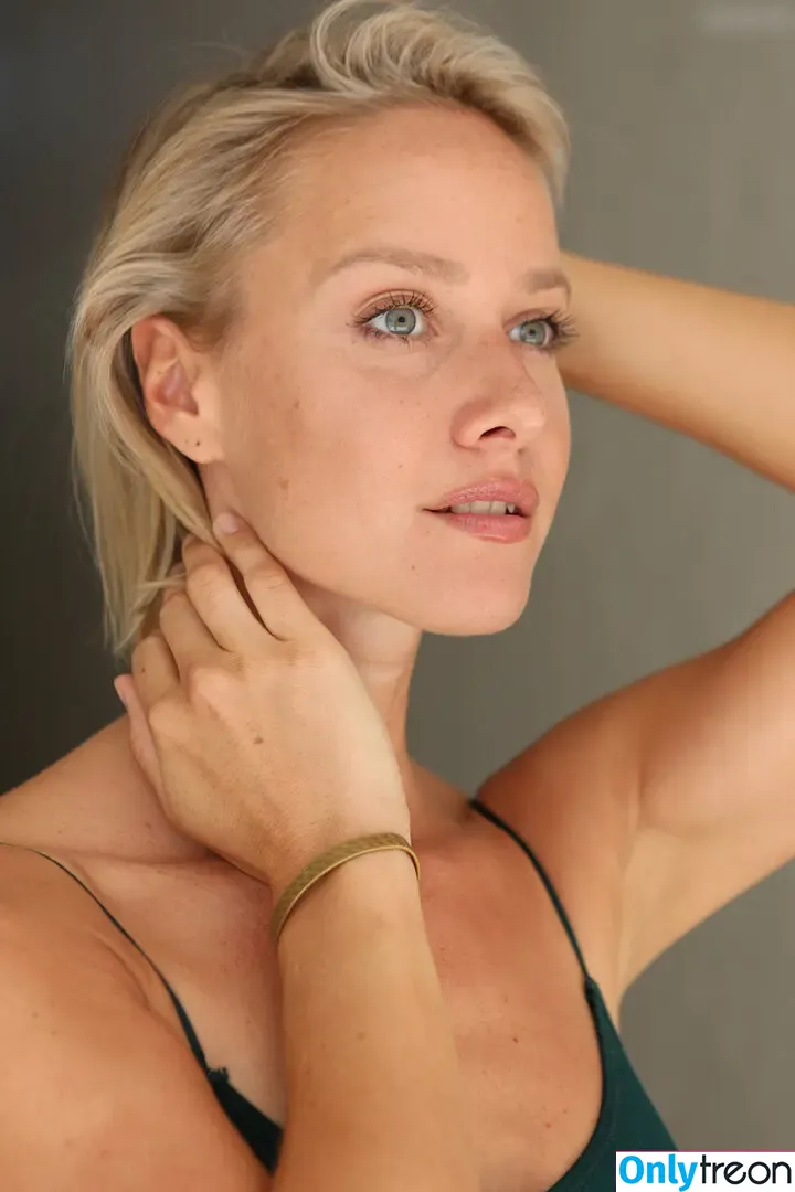 Lea Louisa Wolfram nude photo #0164 (lea.louisa.wolfram)