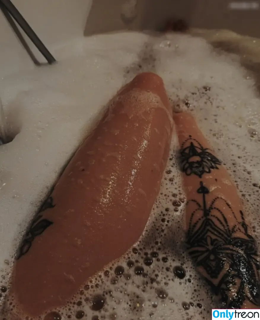 lea_mxdxl nude photo #0020 (lea_mxdxl)