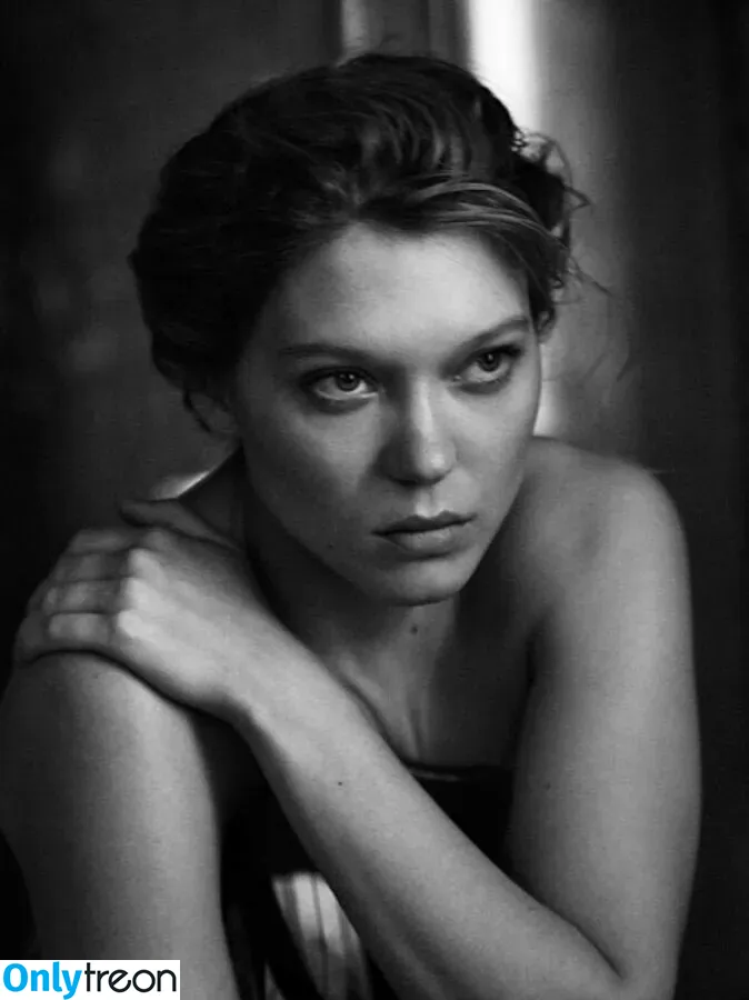 Lea Seydoux nude photo #0081 (leaseydouxfr)