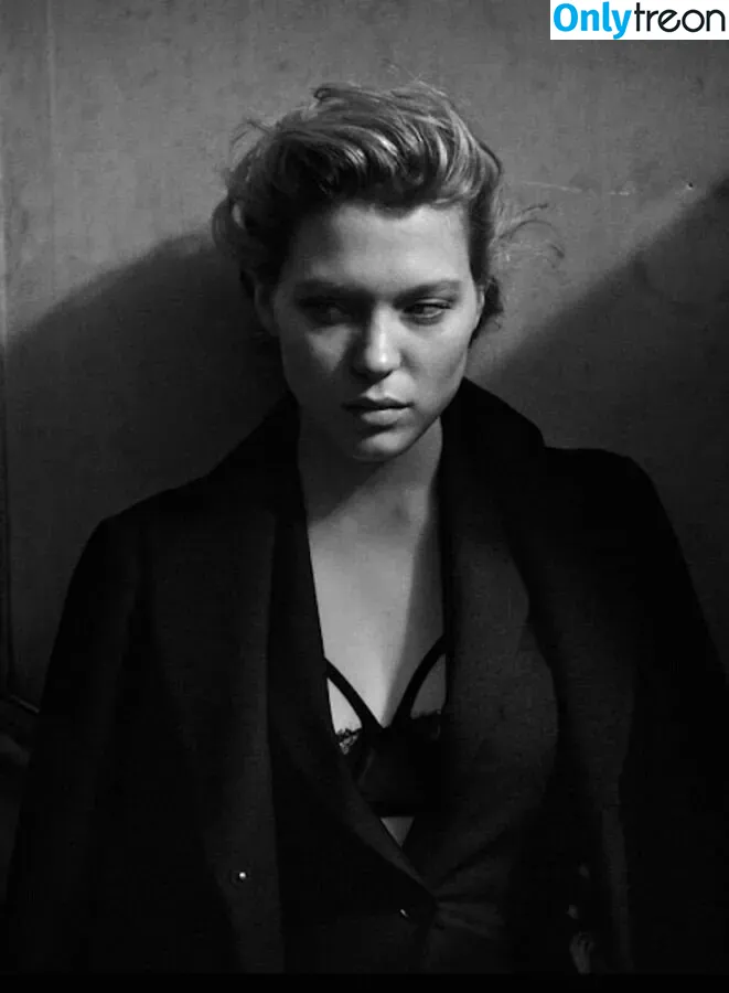 Lea Seydoux nude photo #0083 (leaseydouxfr)