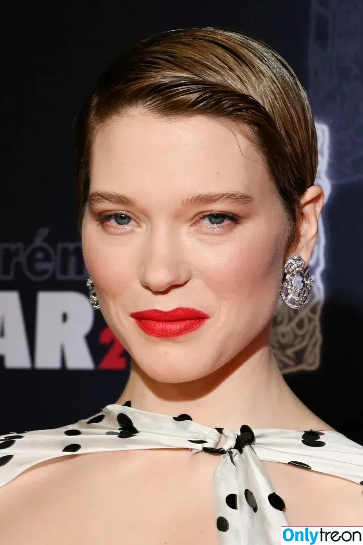 Lea Seydoux голая photo #0292 (leaseydouxfr)