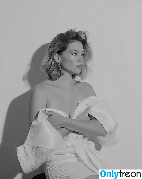 Lea Seydoux nude photo #0497 (leaseydouxfr)