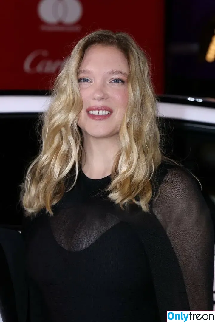 Lea Seydoux nude photo #0750 (leaseydouxfr)