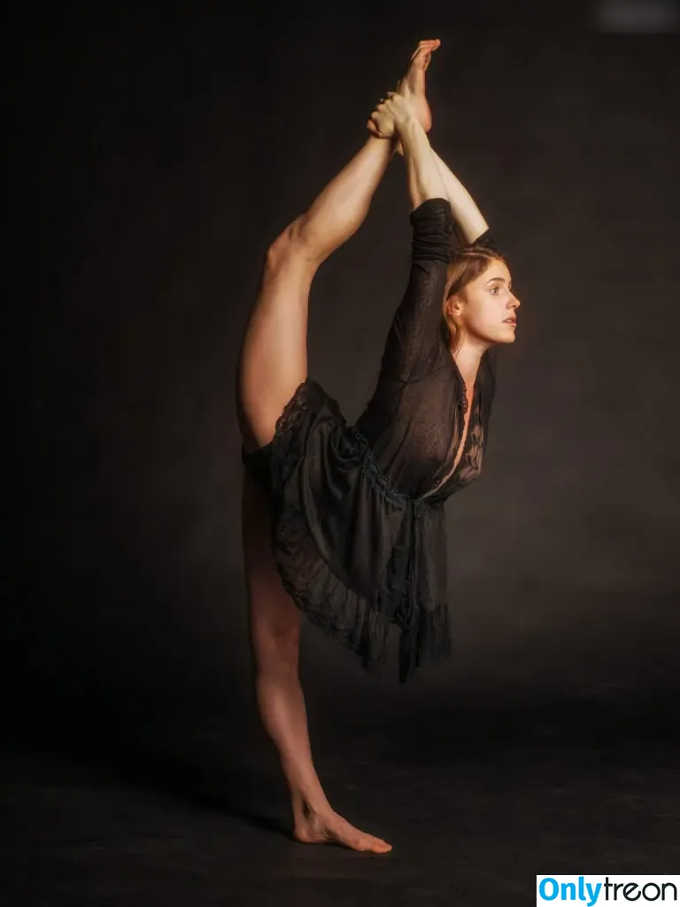 Lea Toran Jenner голая photo #0010 (LeaToranJenner)