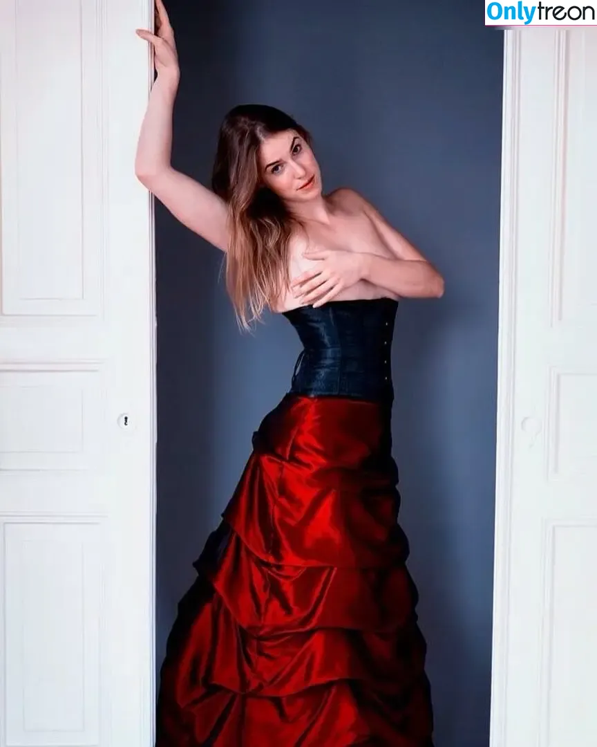 Lea Toran Jenner голая photo #0021 (LeaToranJenner)