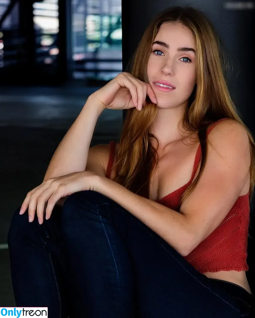 Lea Toran Jenner голая photo #0033 (LeaToranJenner)