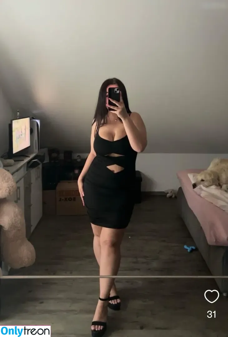 Leaacfg nude photo #0003 (Leaacfg)