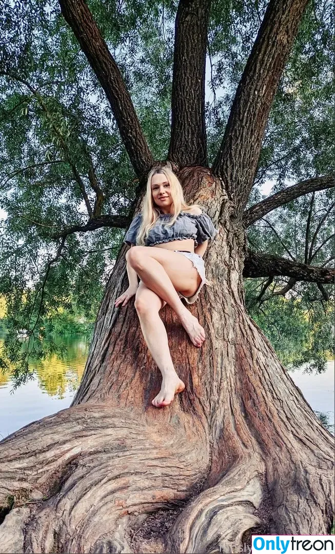 LeaFoxy nude photo #0043 (laroxy_sage)