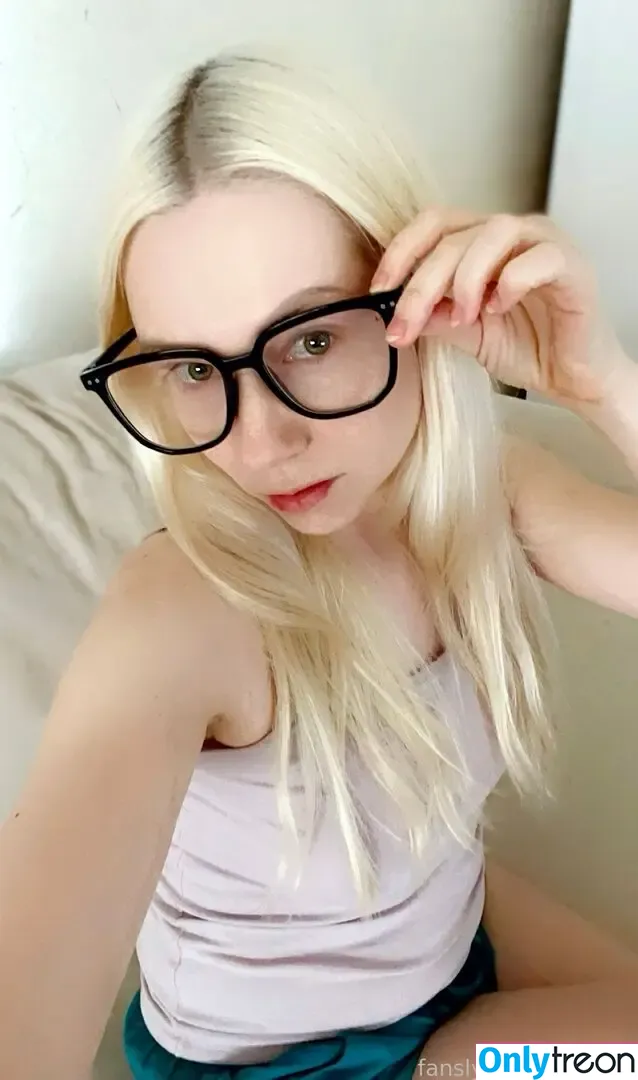 LeaFoxy nude photo #0093 (laroxy_sage)