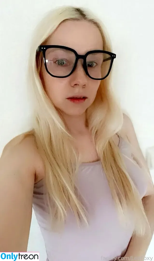 LeaFoxy nude photo #0095 (laroxy_sage)