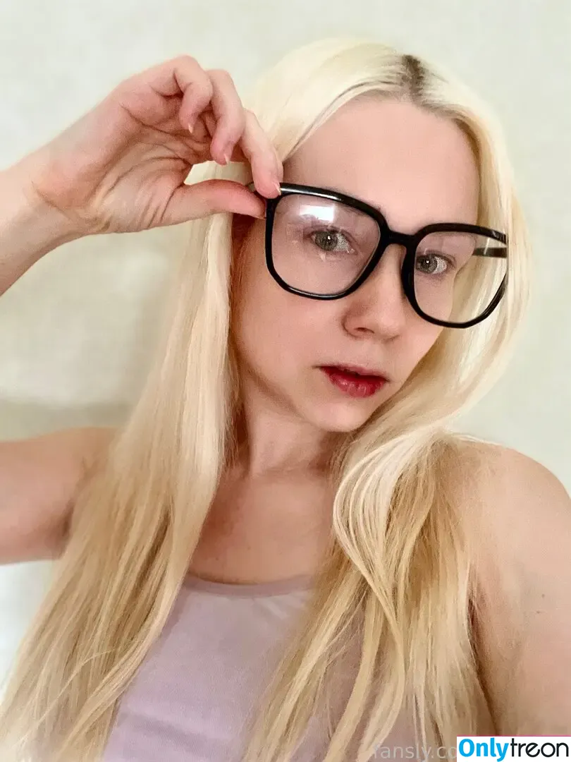 LeaFoxy nude photo #0108 (laroxy_sage)