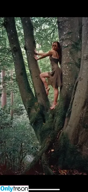 Leafys.Visuals / LeafysFeet nude photo #0005